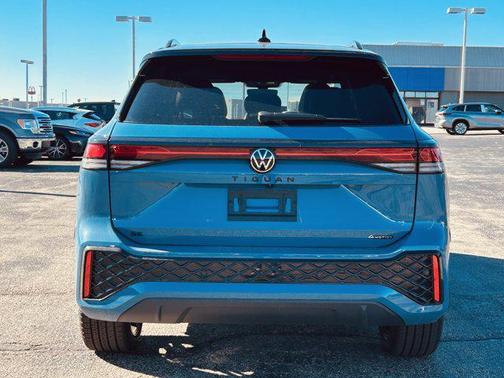 2026 Volkswagen Tiguan 2.0T SE R-Line Black 4MOTION