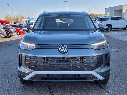 2025 Volkswagen Tiguan 2.0T SE 4MOTION