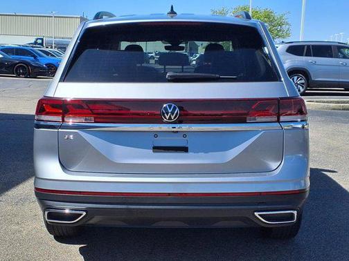 2024 Volkswagen Atlas 2.0T SE