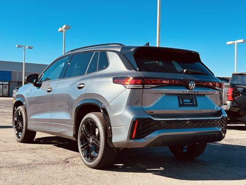 2026 Volkswagen Tiguan 2.0T SE R-Line Black 4MOTION