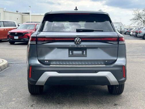 Platinum Gray Metallic 2026 Volkswagen Tiguan 2.0T SE 4MOTION