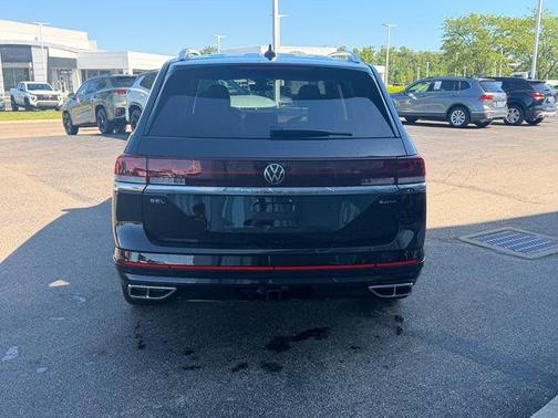 Deep Black 2024 Volkswagen Atlas 2.0T SEL Premium R-Line 4MOTION