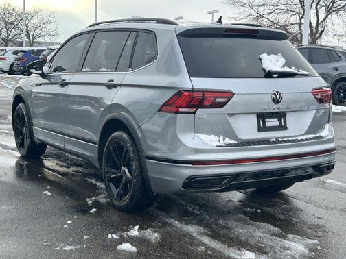 2023 Volkswagen Tiguan 2.0T SE R-Line Black 4MOTION