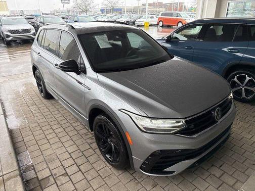 2023 Volkswagen Tiguan 2.0T SE R-Line Black 4MOTION