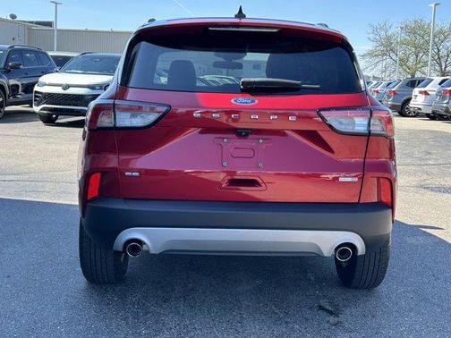 Rapid Red Metallic Tinted Clearcoat 2020 Ford Escape SE