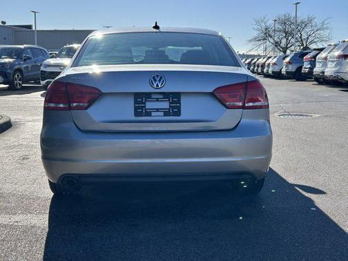2014 Volkswagen Passat 2.5L SE