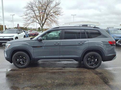 2026 Volkswagen Atlas 2.0T Peak Edition