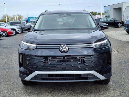2025 Volkswagen Tiguan 2.0T SE 4MOTION