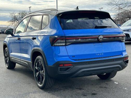 2026 Volkswagen Taos SE Black