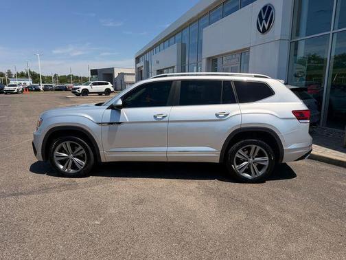 Reflex Silver Metallic 2019 Volkswagen Atlas 3.6L SE w/Technology