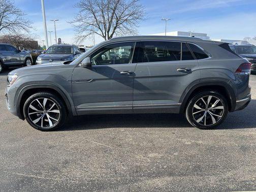 pure gray 2026 Volkswagen Atlas Cross Sport 2.0T SEL Premium