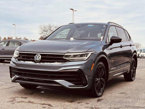 2022 Volkswagen Tiguan 2.0T SE R-Line Black