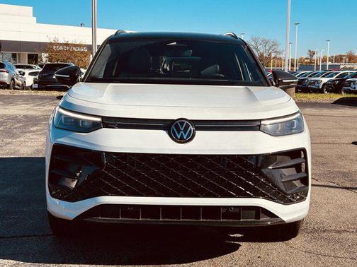 2026 Volkswagen Tiguan 2.0T SE R-Line Black 4MOTION