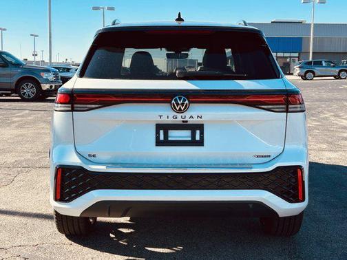 2026 Volkswagen Tiguan 2.0T SE R-Line Black 4MOTION