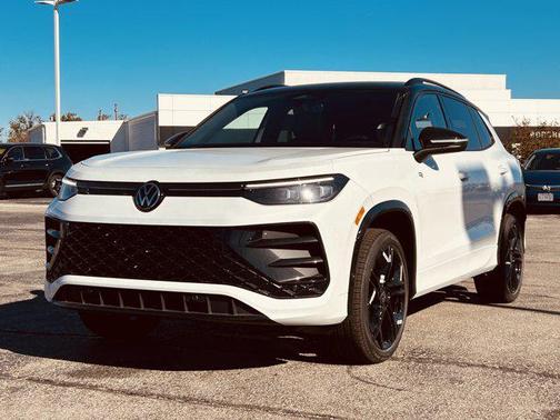 2026 Volkswagen Tiguan 2.0T SE R-Line Black 4MOTION