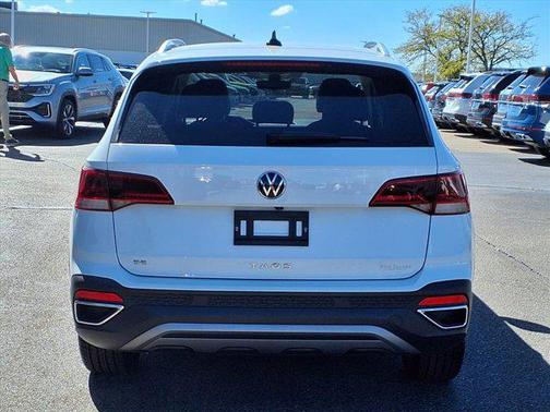 2024 Volkswagen Taos 1.5T SE