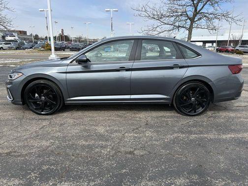 2025 Volkswagen Jetta 1.5T SE