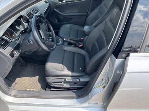 2016 Volkswagen Jetta 1.8T SEL