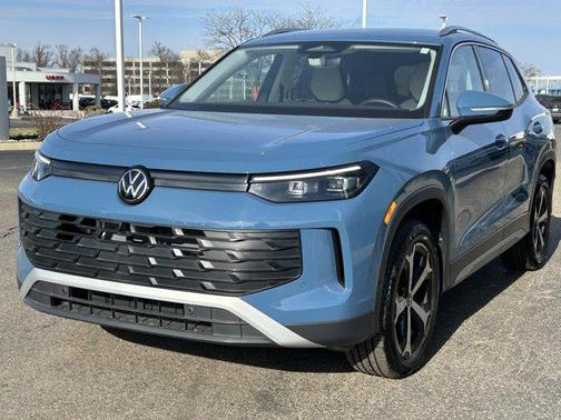 2025 Volkswagen Tiguan 2.0T SE 4MOTION