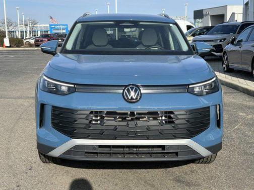 2025 Volkswagen Tiguan 2.0T SE 4MOTION