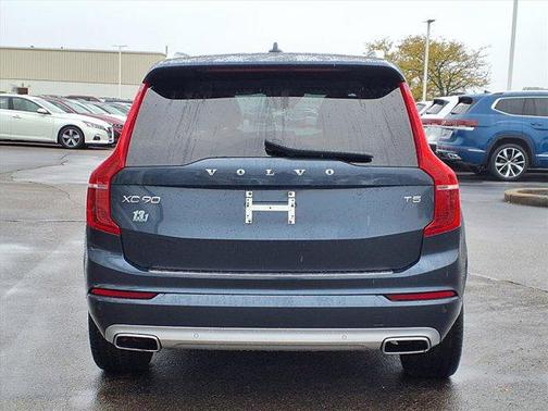 2021 Volvo XC90 T5 Momentum