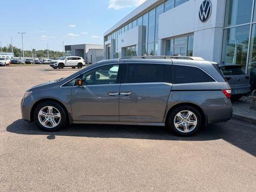 Polished Metal Metallic 2011 Honda Odyssey Touring Elite