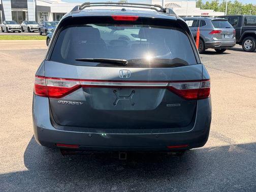 Polished Metal Metallic 2011 Honda Odyssey Touring Elite