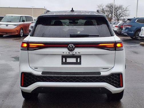 2025 Volkswagen Tiguan 2.0T SE R-Line Black 4MOTION