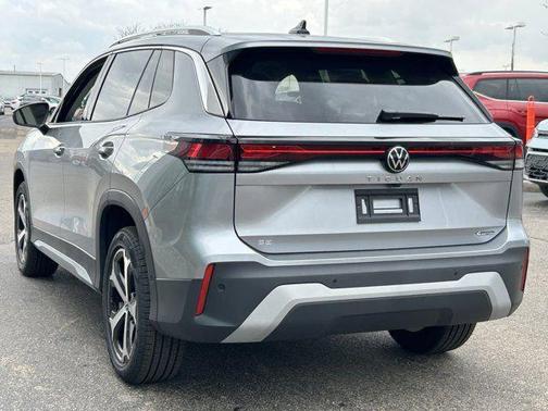 Pyrite Silver Metallic 2026 Volkswagen Tiguan 2.0T SE 4MOTION