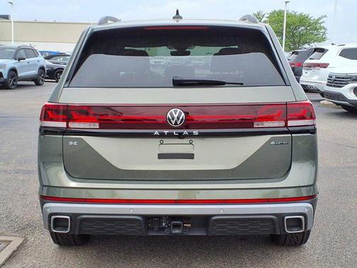 2024 Volkswagen Atlas 2.0T SE w/Technology 4MOTION