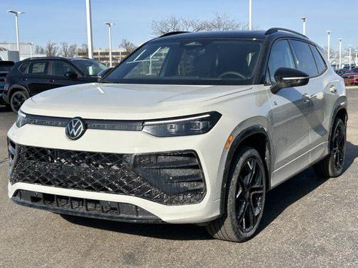 2026 Volkswagen Tiguan 2.0T SE R-Line Black 4MOTION