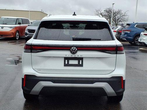 2026 Volkswagen Tiguan 2.0T SE