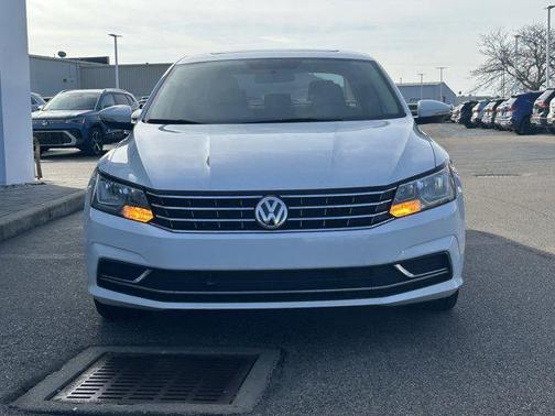 2017 Volkswagen Passat 1.8T SE