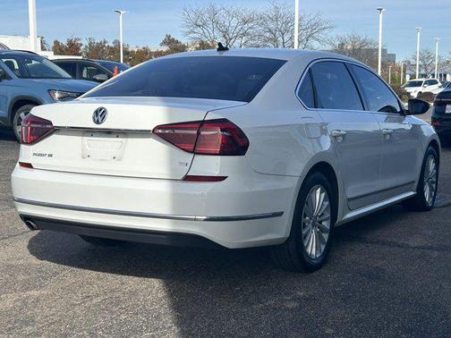 2017 Volkswagen Passat 1.8T SE