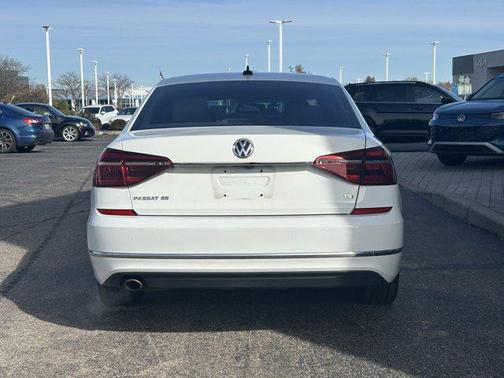 2017 Volkswagen Passat 1.8T SE