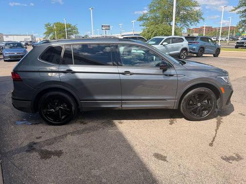 Platinum Gray Metallic 2024 Volkswagen Tiguan 2.0T SE R-Line Black 4MOTION