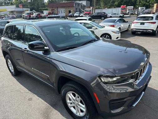 2022 Jeep Grand Cherokee Laredo