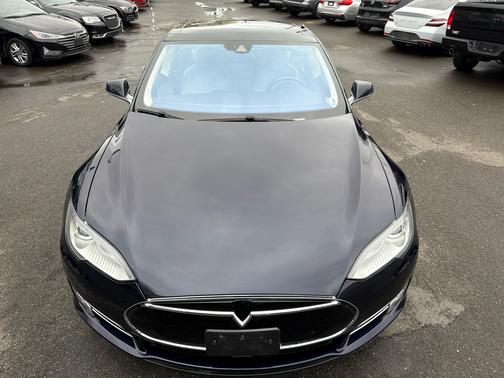 blue 2014 Tesla Model S P85+