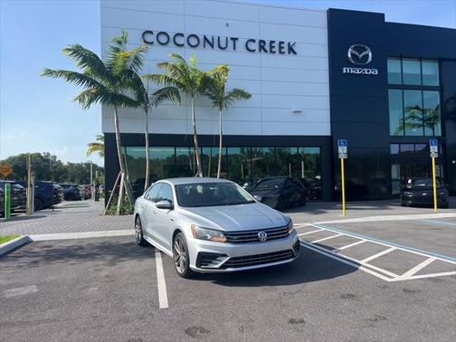 2018 Volkswagen Passat 2.0T R-Line