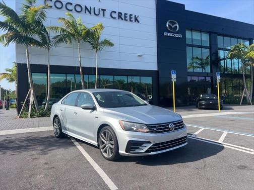 2018 Volkswagen Passat 2.0T R-Line