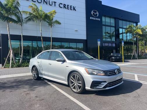 2018 Volkswagen Passat 2.0T R-Line