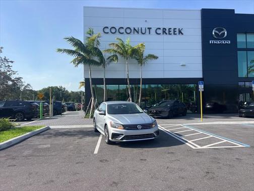 2018 Volkswagen Passat 2.0T R-Line