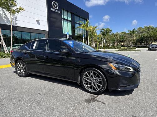 Black 2023 Nissan Altima 2.0 SR