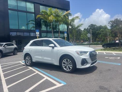 2024 Audi Q3 Premium 45 TFSI S line quattro Tiptronic