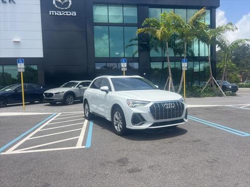 2024 Audi Q3 Premium 45 TFSI S line quattro Tiptronic