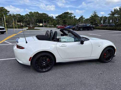 Snowflake White Pearl 2026 Mazda MX-5 Miata Club