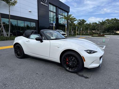 Snowflake White Pearl 2026 Mazda MX-5 Miata Club