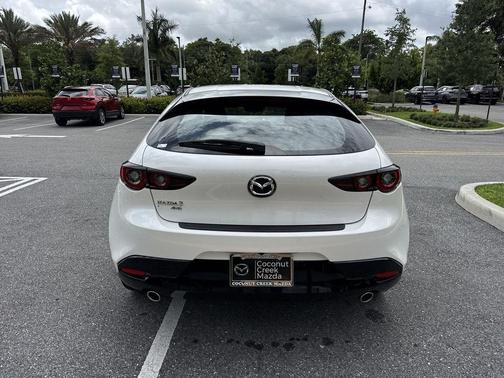 Snowflake White Pearl 2026 Mazda Mazda3 2.5 S Carbon Edition