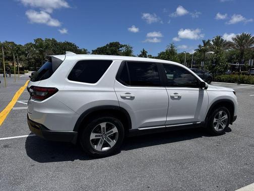 Platinum White Pearl 2024 Honda Pilot EX-L