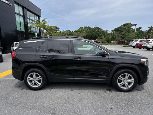 Ebony Twilight Metallic 2021 GMC Terrain SLE